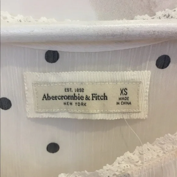New Abercrombie | Cute Frills & Pokadot Top - Picture 10 of 15